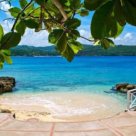 Sea Grapes Air-Conditioned 6-Bedroom Home With Cottage Discovery Bay Exteriér fotografie